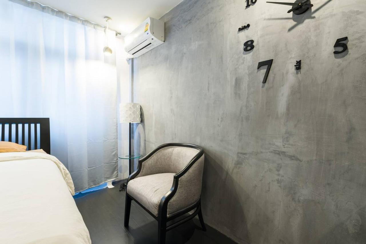 Inner Old Town 196 Chic Guesthouse - Self Check In Bangkok Exterior photo