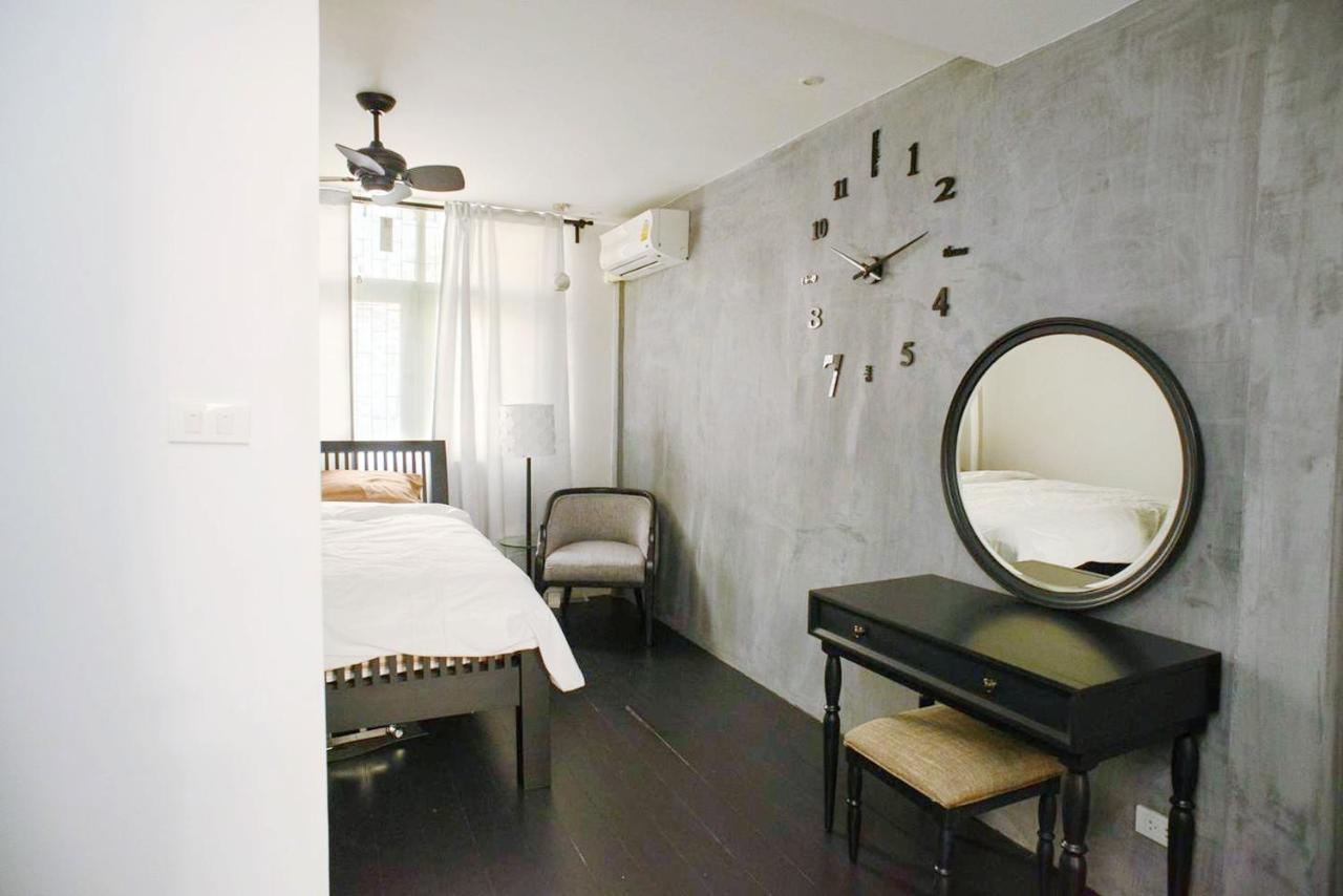 Inner Old Town 196 Chic Guesthouse - Self Check In Bangkok Exterior photo